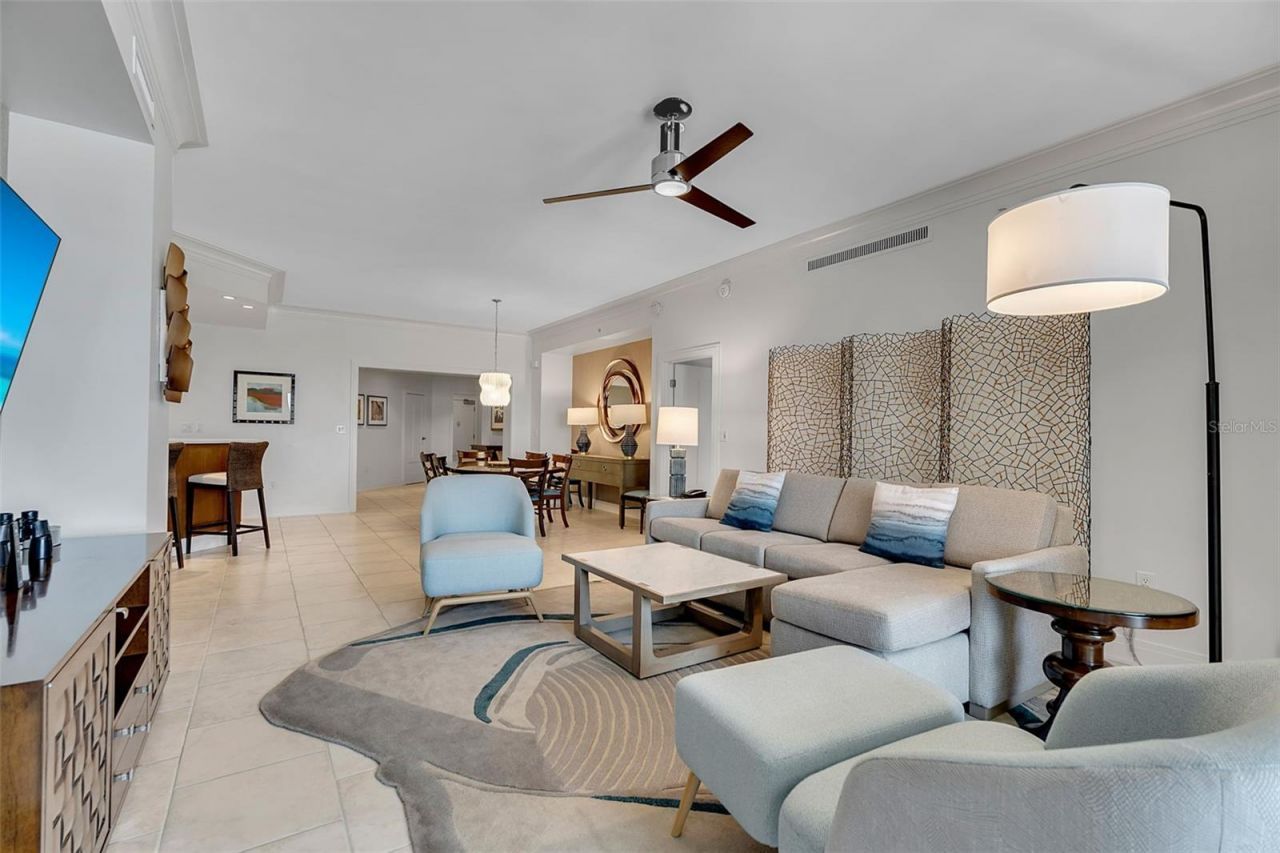 915 Seaside Drive, Unit 611, Sarasota, FL 34242 Photo