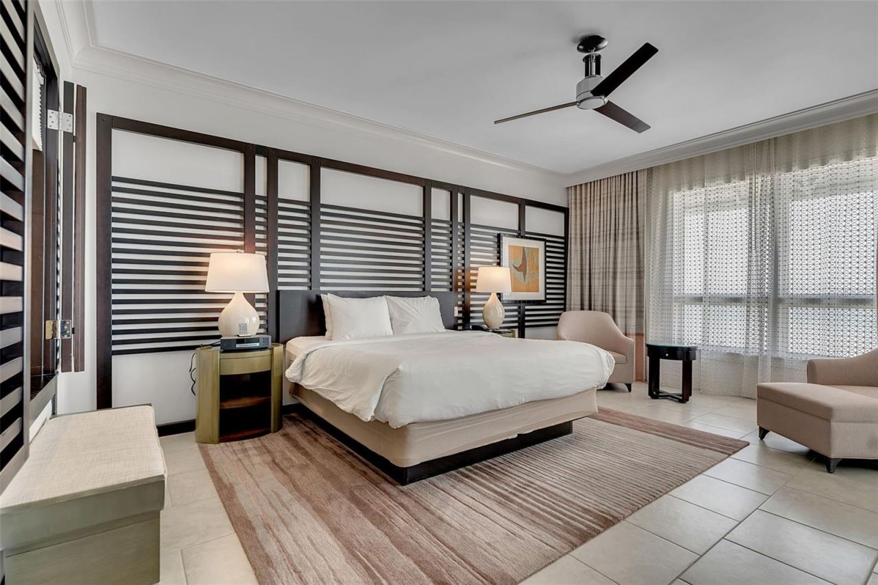 915 Seaside Drive, Unit 611, Sarasota, FL 34242 Photo