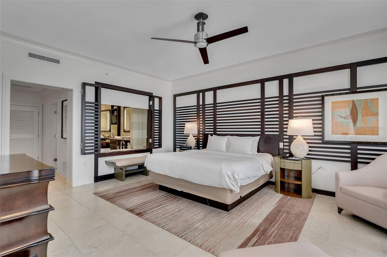 915 Seaside Drive, Unit 611, Sarasota, FL 34242 Photo