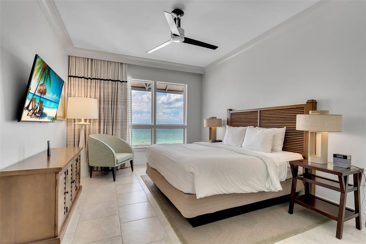 915 Seaside Drive, Unit 611, Sarasota, FL 34242 Photo