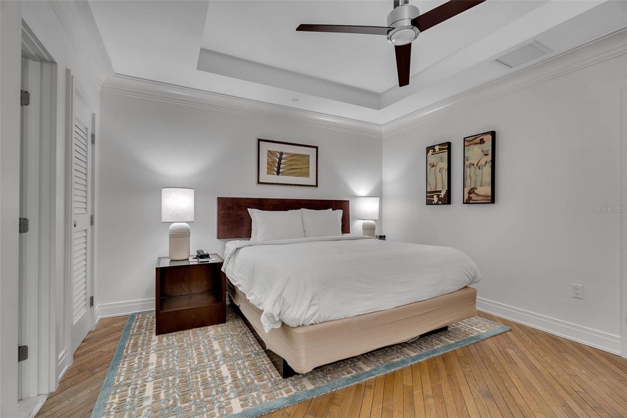 915 Seaside Drive, Unit 611, Sarasota, FL 34242 Photo