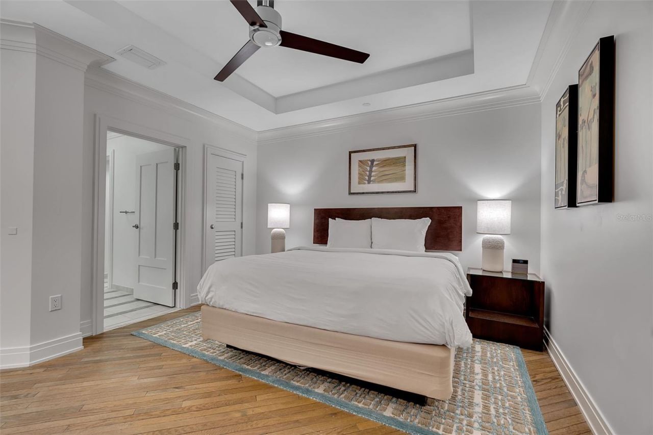 915 Seaside Drive, Unit 611, Sarasota, FL 34242 Photo