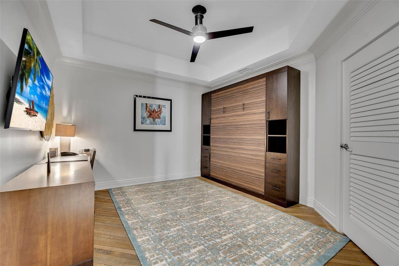 915 Seaside Drive, Unit 611, Sarasota, FL 34242 Photo
