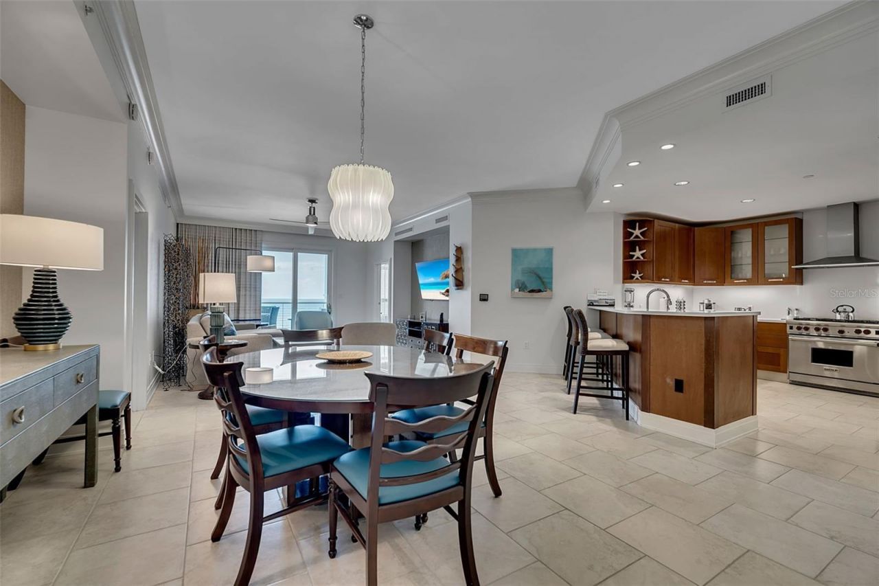 915 Seaside Drive, Unit 611, Sarasota, FL 34242 Photo