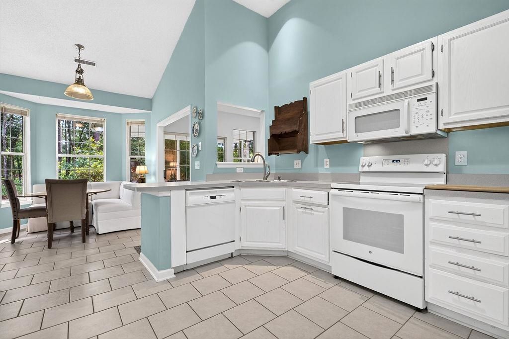 131 Cobblestone Dr. Photo 21