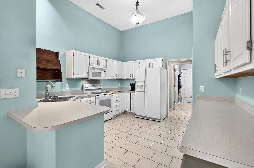 131 Cobblestone Dr. Photo 22