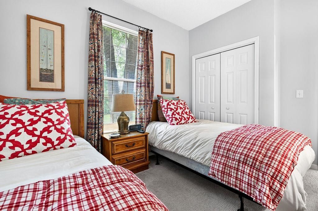 131 Cobblestone Dr. Photo 35