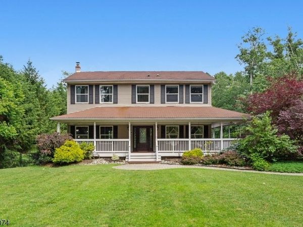 16 Horace Rd, Jefferson, NJ 07438