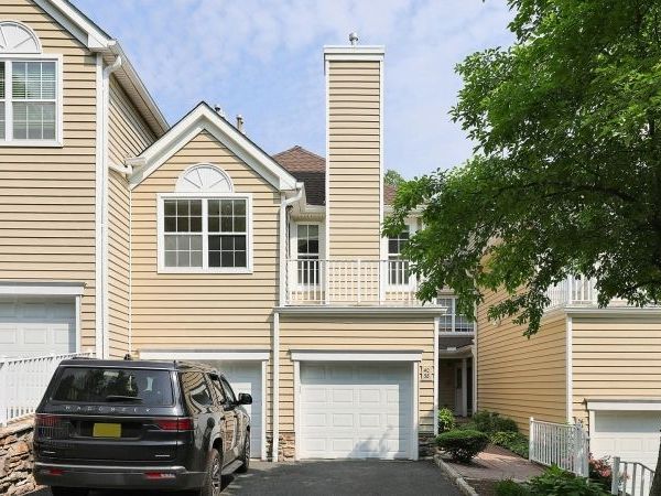 40 Springholm Drive Ondo, Berkeley Heights, NJ 07922