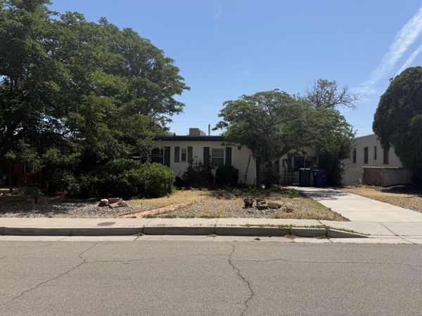 450 Montclaire Drive SE, Albuquerque, NM 87108