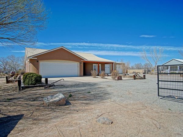 15 Tome Hill Road, Los Lunas, NM 87031