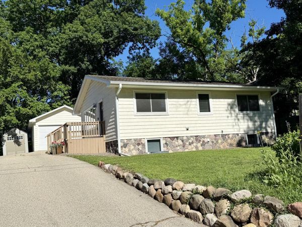 38 Oakwood St, Williams Bay, WI 53191