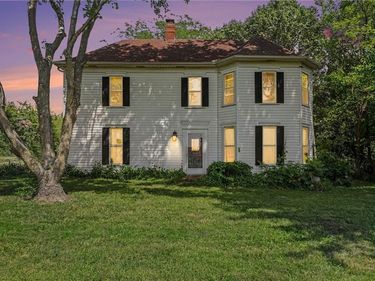 321 N Buckner Tarsney Road, Buckner, MO 64016