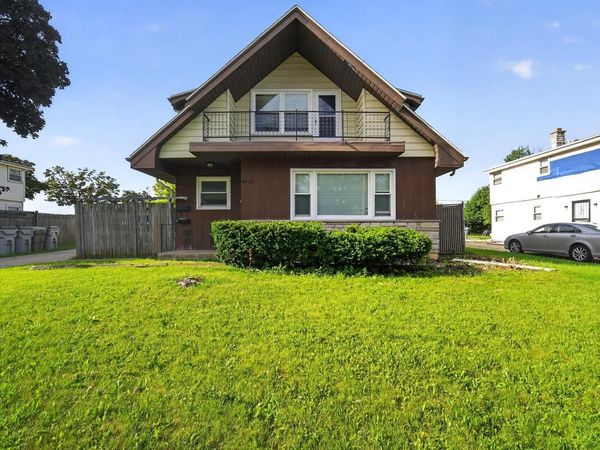 8915-8915A W Carmen AVENUE, Milwaukee, WI 53225