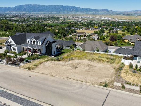 93 S 950 E, Unit 18, Hyde Park, UT 84318