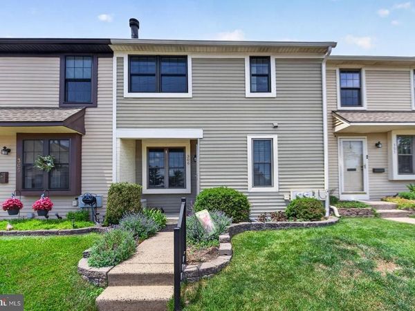 306 LIVINGSTON COURT , NORTH WALES, PA 19454