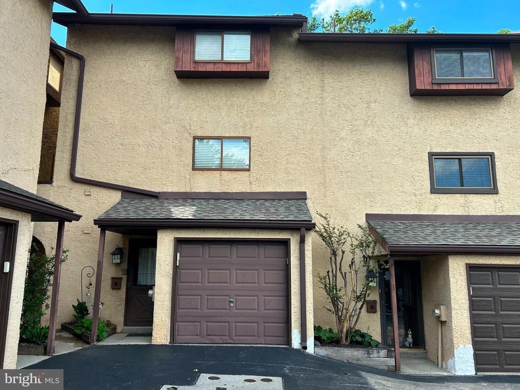 20 MONTGOMERY AVE, BALA CYNWYD, PA 19004