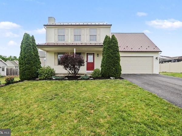 439 MEETING HOUSE SPRING ROAD , CARLISLE, PA 17013