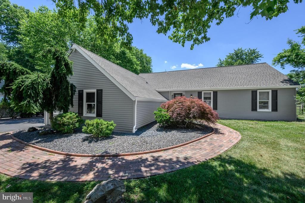 111 Corrine Drive, Pennington, NJ 08534 Main Photo