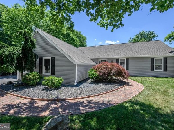 111 CORRINE DRIVE, PENNINGTON, NJ 08534
