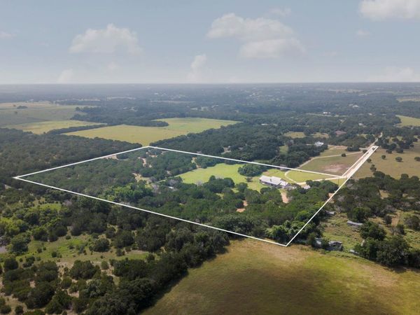 2110 County Road 285 , Liberty Hill, TX 78642