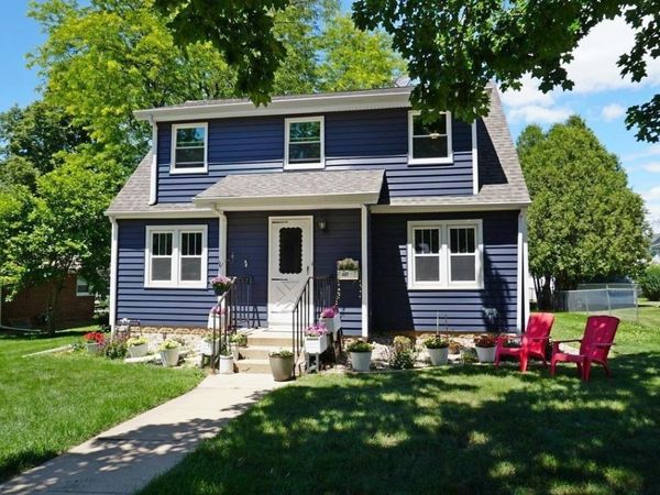 607 2nd Avenue, Charles City, IA 50616