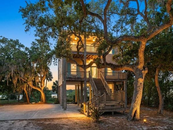 16741 SW 133rd St, Cedar Key, FL 32625