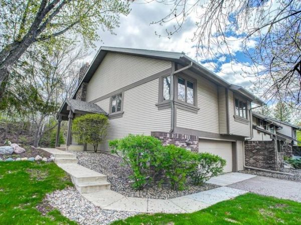 9222 Decatur Avenue S, Bloomington, MN 55438