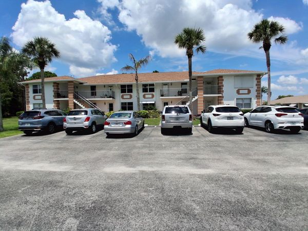 533 S Lakes End Drive S, Unit E2, Fort Pierce, FL 34982