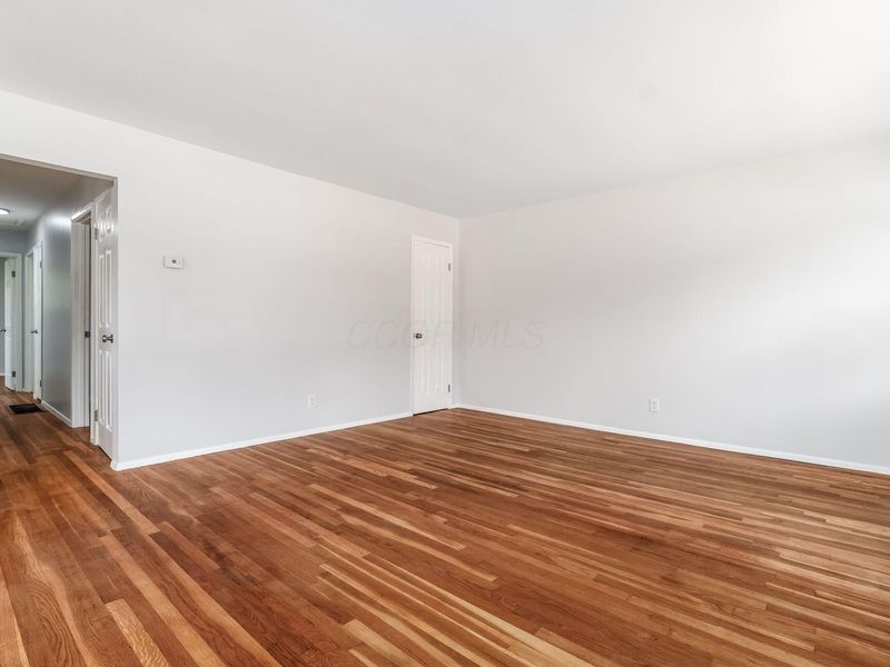 1407 Simpson Drive , Columbus, OH 43227 Photo 8