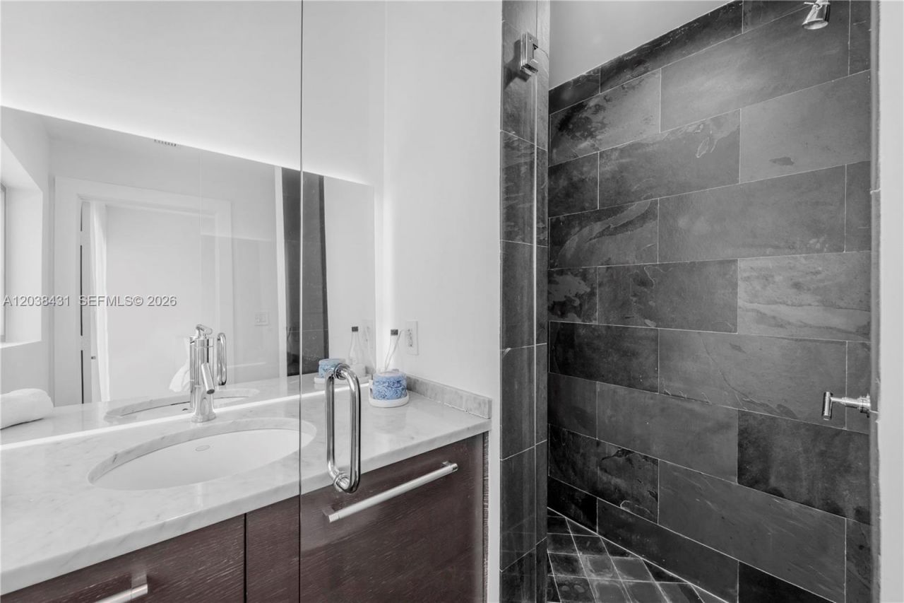 900 Biscayne Blvd, Unit 2302, Miami, FL 33132 Photo