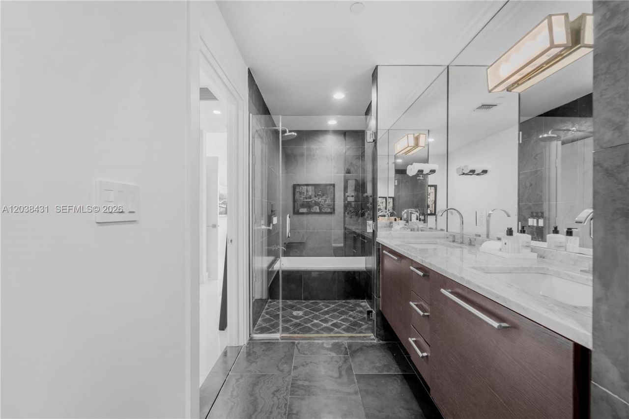 900 Biscayne Blvd, Unit 2302, Miami, FL 33132 Photo