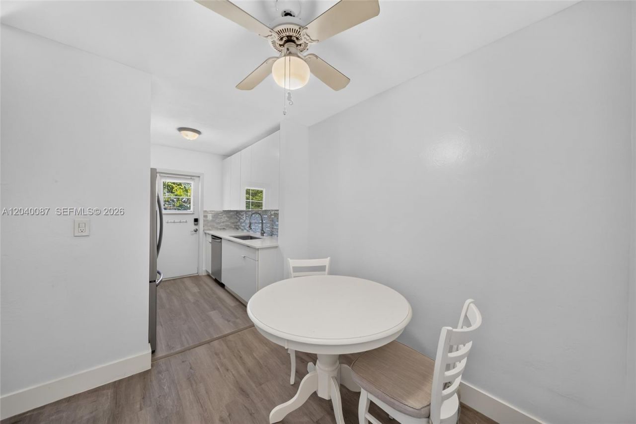 6565 Santona St, Unit B17, Coral Gables, FL 33146 Photo