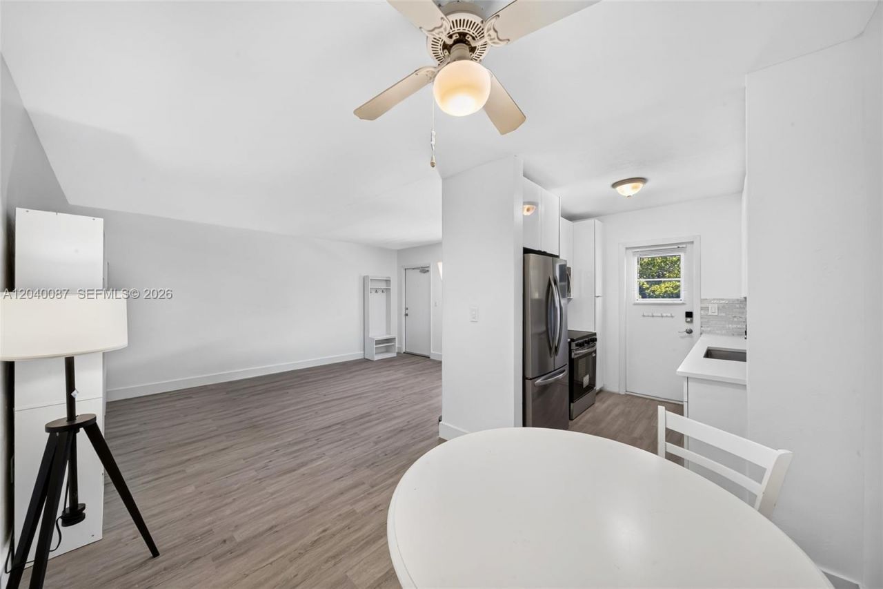 6565 Santona St, Unit B17, Coral Gables, FL 33146 Photo