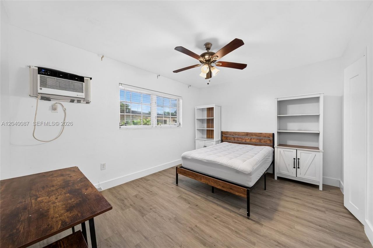 6565 Santona St, Unit B17, Coral Gables, FL 33146 Photo