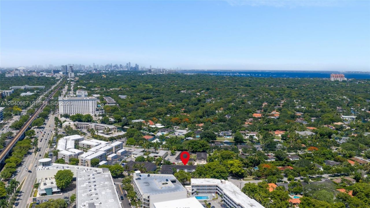 6565 Santona St, Unit B17, Coral Gables, FL 33146 Photo
