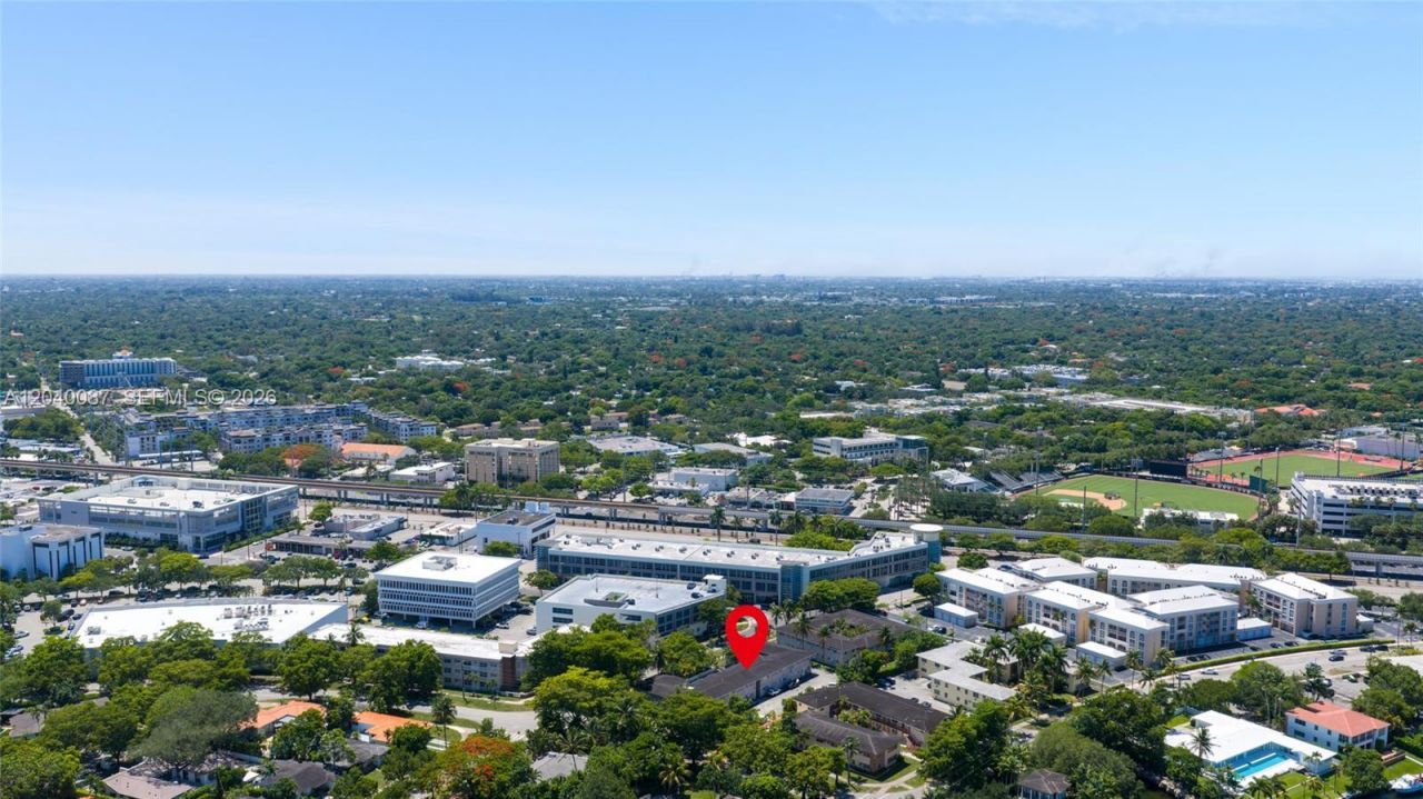 6565 Santona St, Unit B17, Coral Gables, FL 33146 Photo