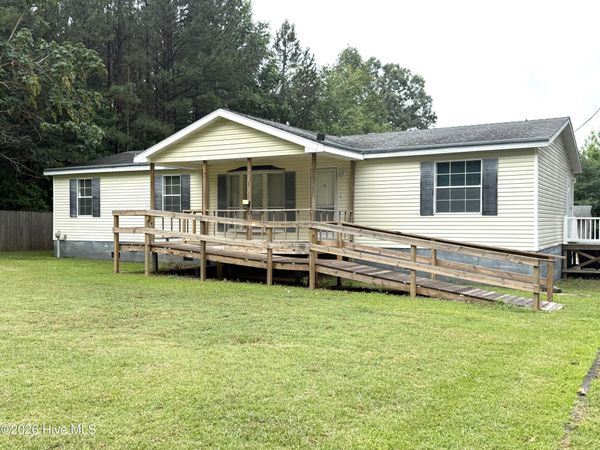 135 W Kerr Drive, Roanoke Rapids, NC 27870
