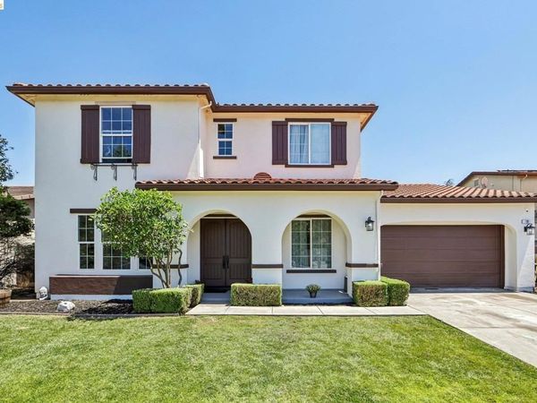 19 Minaret Rd, Oakley, CA 94561