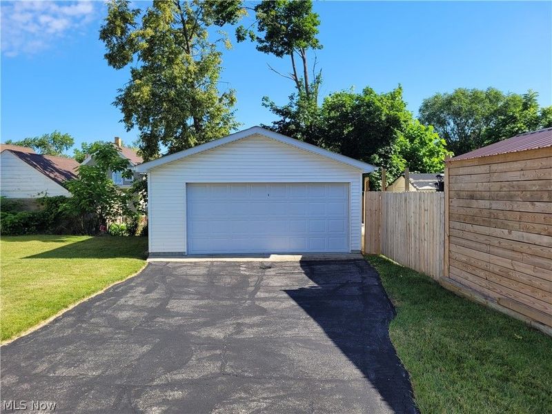 4222 Behrwald Avenue, Cleveland, OH 44109 Photo 2