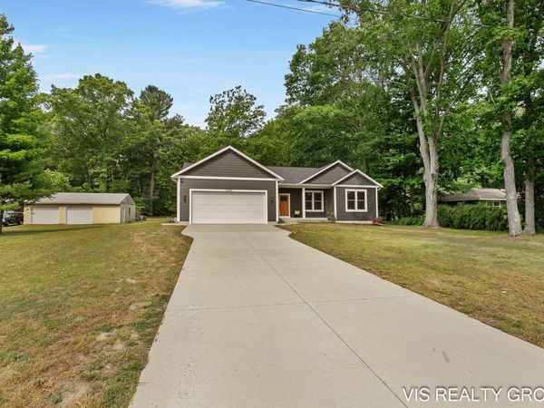 13407 152nd Avenue, Grand Haven, MI 49417