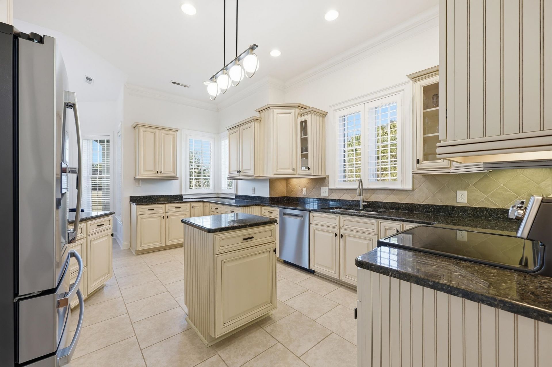 1019 Bluffview Dr.  Photo 10
