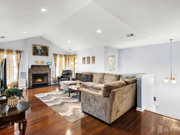 123 Chariot Court , Piscataway, NJ 08854