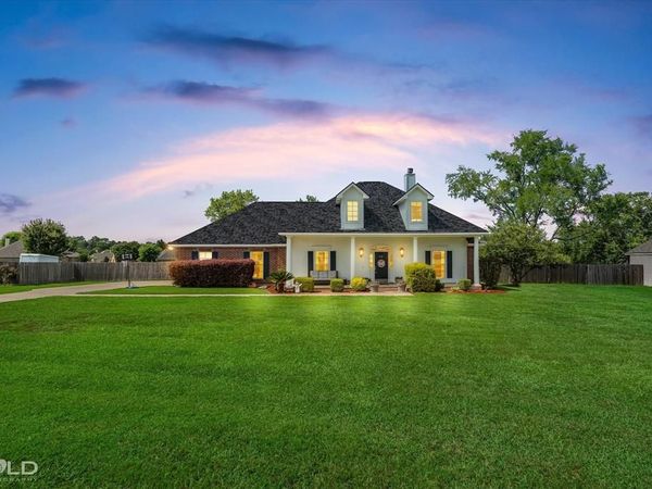 202 Clinton Drive , Stonewall, LA 71078