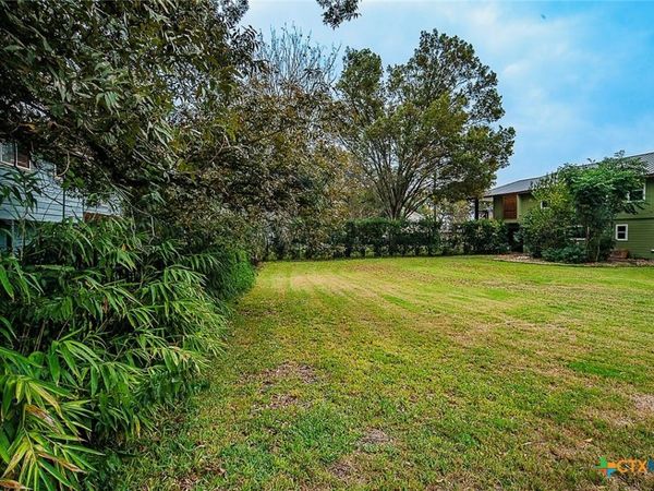 187 Royal George Circle , McQueeney, TX 78123