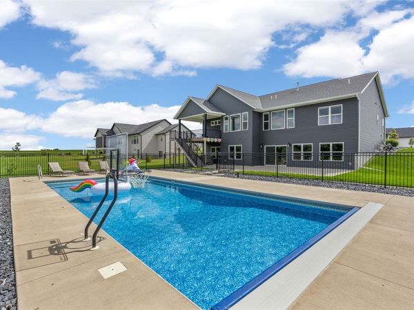 1497 Glen Rock Circle , Marion, IA 52302