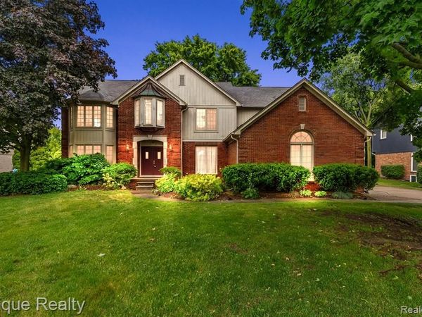 1719 Hickory Bark Lane, Bloomfield Hills, MI 48304