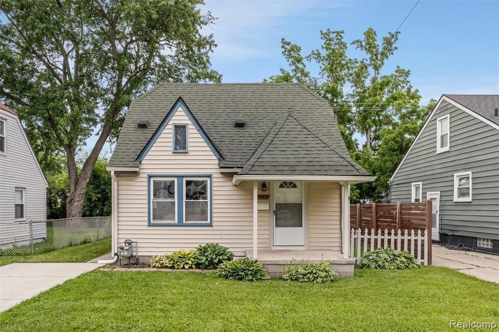 23337 Reynolds Avenue, Hazel Park, MI 48030 Main Photo