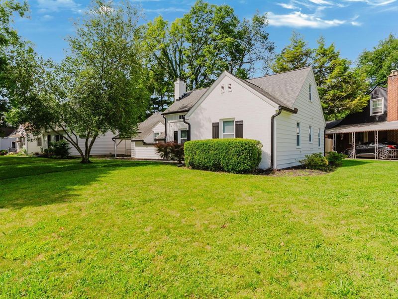 1899 Denbridge Way , Columbus, OH 43219 Photo 2