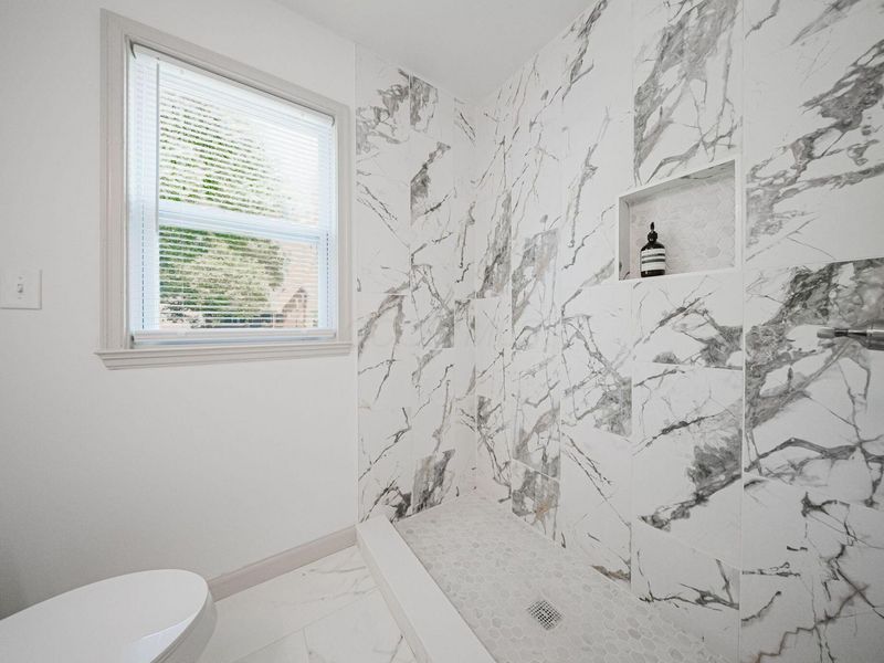1899 Denbridge Way , Columbus, OH 43219 Photo 39
